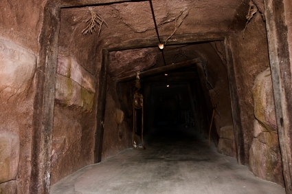Тоннель, ведущий в никуда Mine-tunnel